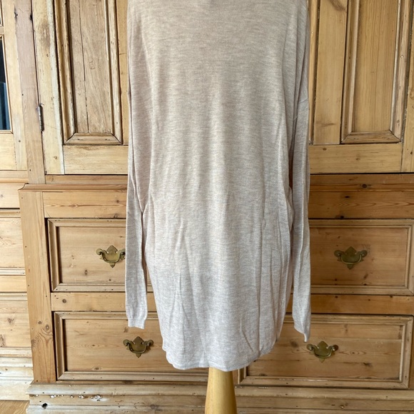 Classic light sweater - Picture 4 of 6